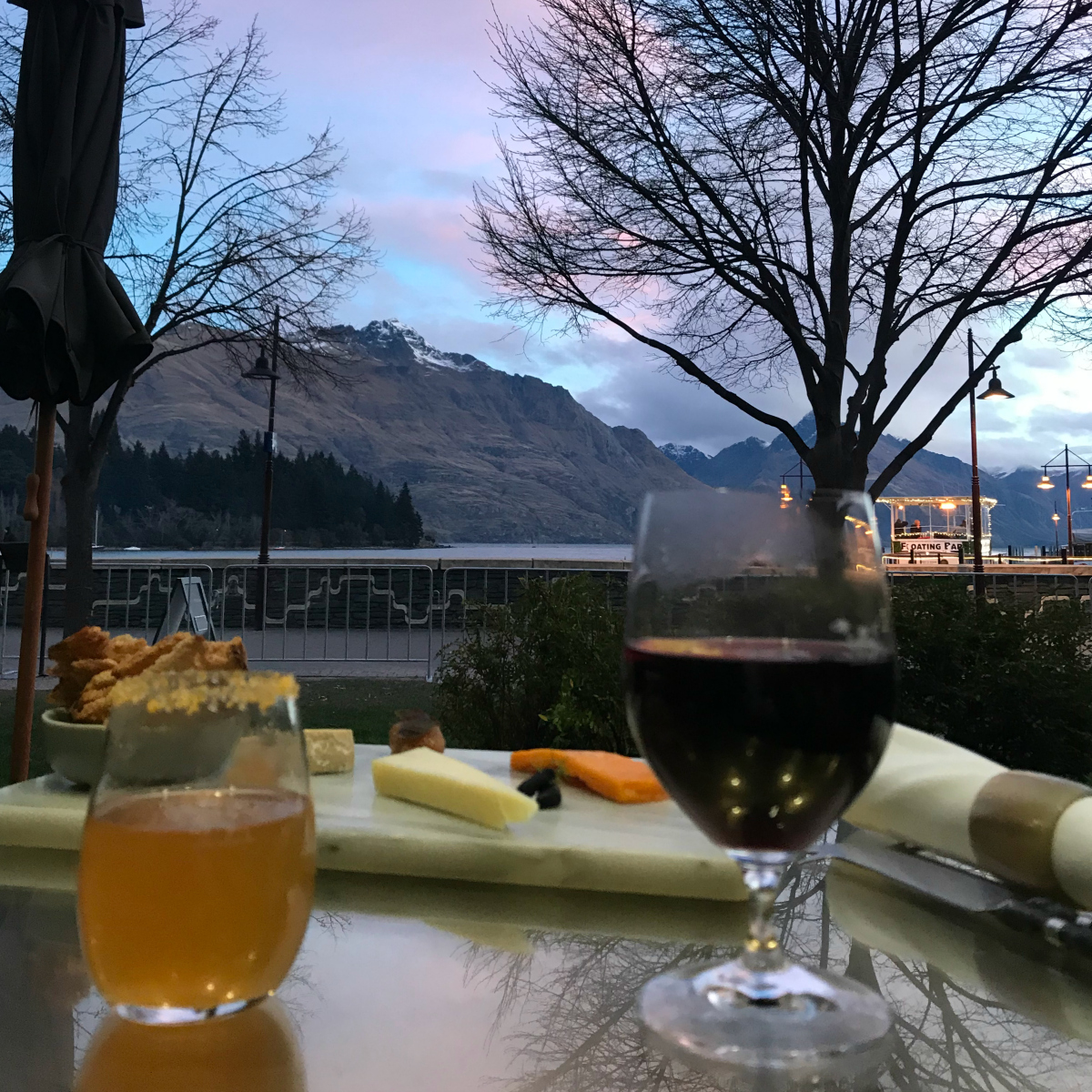 he Lounge Bar, Rodd & Gunn, Queenstown, NZ